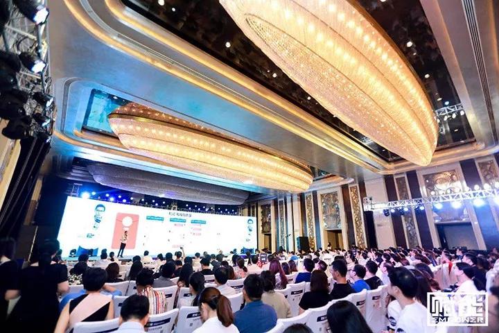 实力担当!亿美软通荣获路鸣奖,跻身"零售数字化赋能服务商top50"